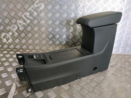 Used Armrest / Center console RENAULT CLIO V (B7_) 1.6 E-TECH 140 (B7MU) (140 hp) 29884438