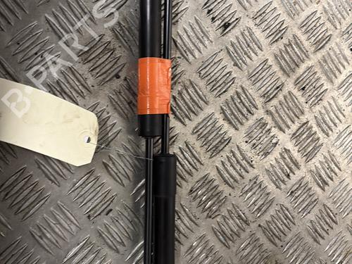 Używane Siłownik klapy tylnej / bagażnika RENAULT CAPTUR I (J5_, H5_) 1.5 dCi 90 (J5N4, J5M5, J5MW, J5M6, J5AL, J5AJ) (90 hp) 30683360