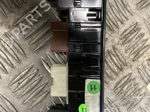 Used Left front window switch Left front window switch RENAULT CLIO IV (BH_) 0.9 TCe 90 (BHNF, BHMA, BHMH, BHJK, BHJR) (90 hp) 33773346 33773346