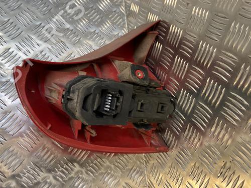 Used Right taillight Right taillight 22095889 22095889