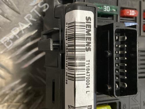 Used Fuse box Fuse box PEUGEOT 1007 (KM_) 1.4 HDi (68 hp) 32413051 32413051