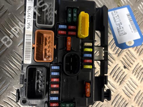 fuse-box-citroen-c3-ii-sc_-2009-37528717 main image