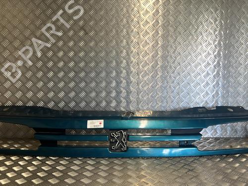 Used Grille PEUGEOT 806 (221) 1.9 TD (92 hp) 20349081