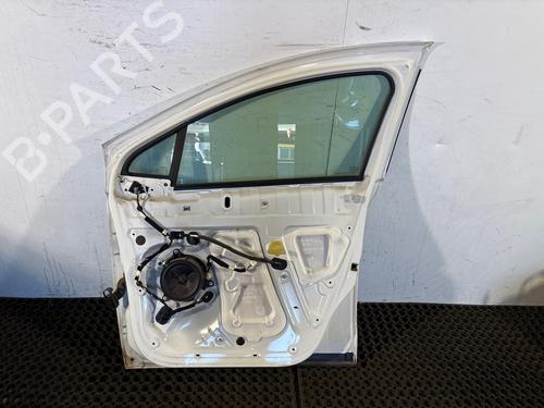 dr-hjre-fortil-renault-zoe-bfm_-2012-34210894 main image