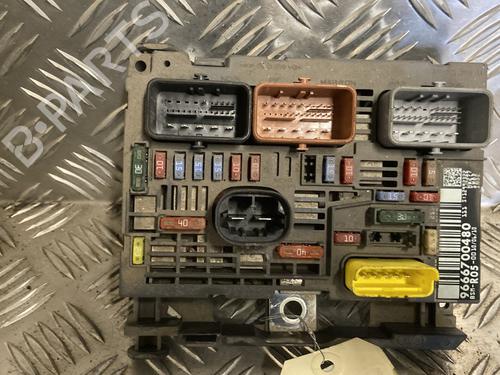 Sikringsdåse PEUGEOT 308 I (4A_, 4C_) 1.6 HDi (92 hp) 32370834