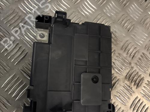Used Fuse box Fuse box 38009890 38009890