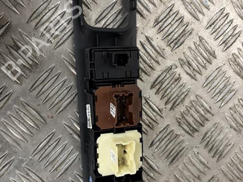Left front window switch RENAULT CAPTUR I (J5_, H5_) 1.2 TCe 120 | BP32081339I27