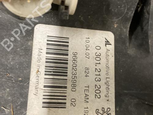 Used Right headlight Right headlight PEUGEOT 407 (6D_) 2.2 HDi 170 (6D4HTH) (170 hp) 30936517 30936517