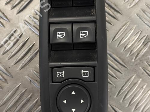 Used Left front window switch RENAULT LAGUNA III (BT0/1) 2.0 dCi (BT01, BT08, BT09, BT0E, BT0K, BT12, BT1C, BT1D,... (150 hp) 30129042