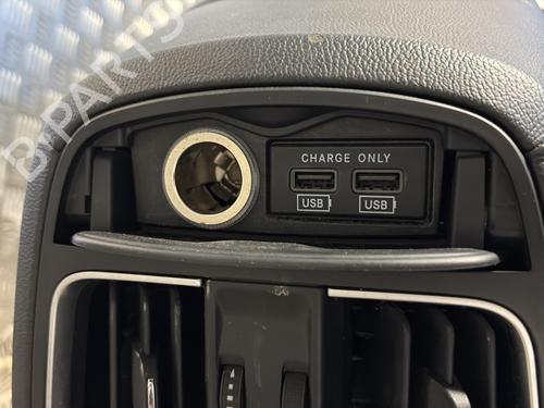 Used Armrest / Center console Armrest / Center console MASERATI LEVANTE SUV (M161) 3.0 D Q4 (275 hp) 31880357 31880357