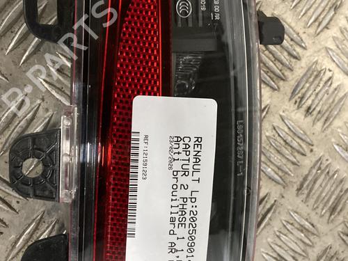 luz-traseira-nevoeiro-renault-captur-ii-hf_-2020-32422359 main image