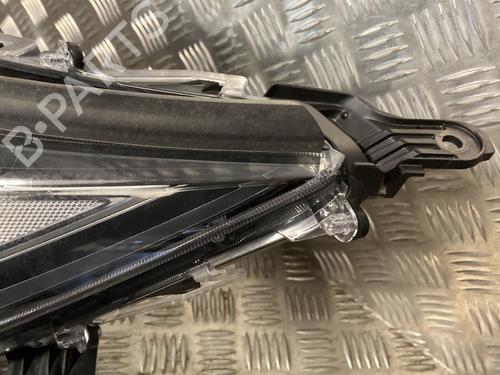 Used Left headlight Left headlight TOYOTA RAV 4 V (_A5_, _H5_) 2.5 Hybrid (AXAH52) (218 hp) 33705912 33705912