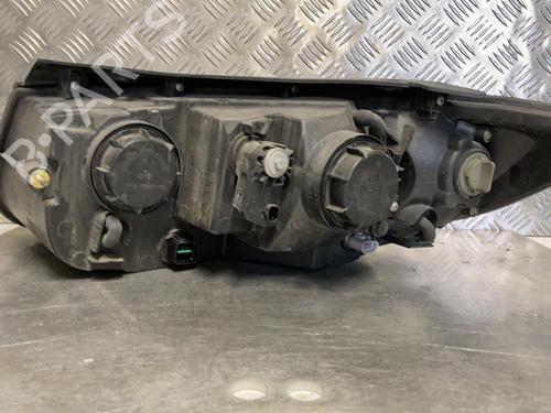 Used Right headlight HYUNDAI SANTA FÉ II (CM) 2.2 CRDi GLS 4x4 (150 hp) 22093908