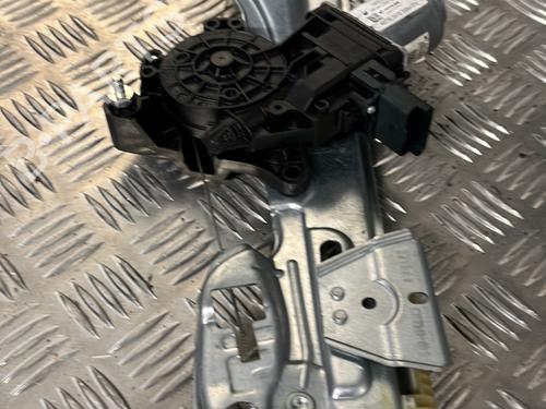 Used Rear right window mechanism Rear right window mechanism RENAULT MEGANE IV Hatchback (B9A/M/N_) 1.5 Blue dCi 115 (B9A6) (116 hp) 22917315 22917315