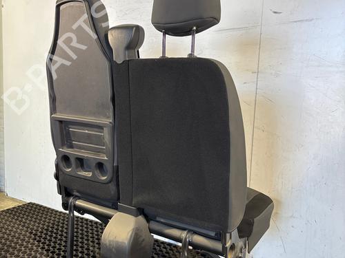 Sæde højre fortil Sæde højre fortil RENAULT MASTER III Van (FV) 2.3 dCi 100 FWD (FV0A, FV0B, FV0G, FV0K, FV0H) (101 hp) 34171967 34171967