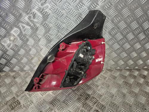 left-taillight-renault-clio-iii-br01-cr01-2005-2006-2007-2008-2009-2010-2011-2012-2013-2014-39986768 main image