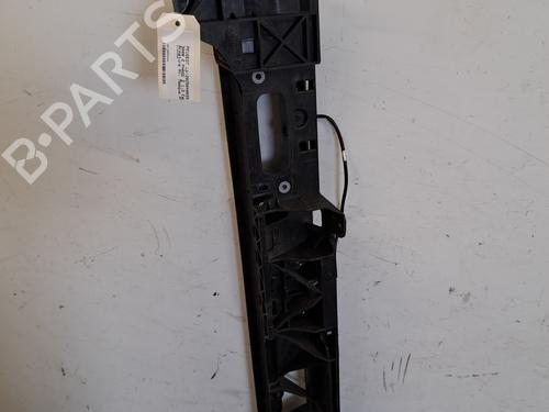Used Crossmember Crossmember PEUGEOT 3008 II SUV (MC_, MR_, MJ_, M4_) 1.2 THP/ PureTech 130 (MRHNSM, MRHNSU, MRHNSJ, MRHNYW,... (131 hp) 24956264 24956264