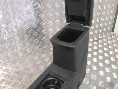 Armrest / Center console RENAULT CLIO V (B7_) 1.0 TCe 90 (B7MT) | BP30497724I20