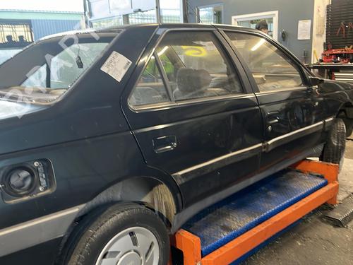Left taillight PEUGEOT 405 I (15B) 1.8 Turbo Diesel | BP22096144C34 