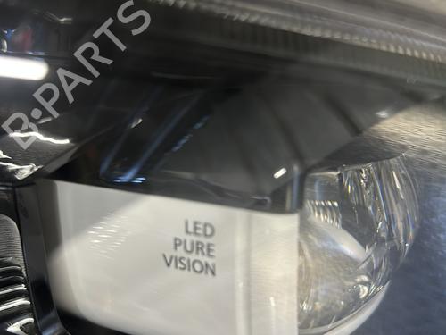 Used Right headlight Right headlight RENAULT MEGANE IV Hatchback (B9A/M/N_) 1.5 dCi 110 (B9A3) (110 hp) 33883786 33883786