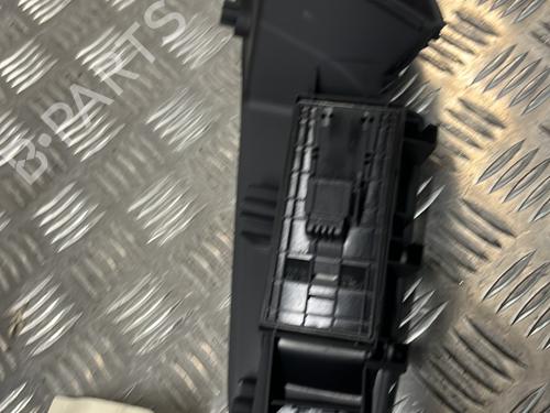 Used Left front window switch Left front window switch AUDI A4 B8 (8K2) 2.0 TDI (120 hp) 24735320 24735320