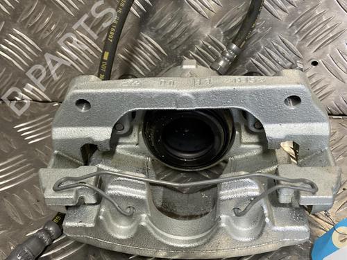 Used Right front brake caliper Right front brake caliper RENAULT CAPTUR II (HF_) TCe 160 (HFN1) (158 hp) 22094879 22094879