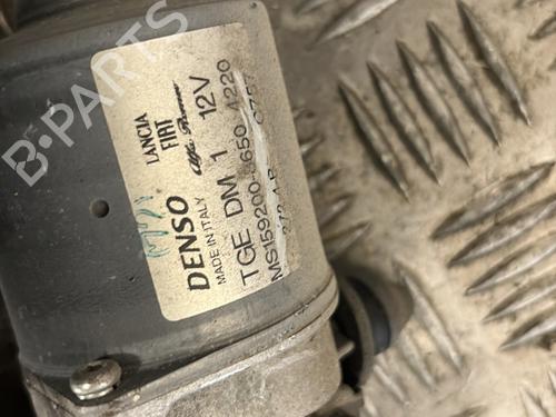 Used Front wiper motor Front wiper motor FIAT 500 (312_) 1.2 (312AXA1A) (69 hp) 33565978 33565978