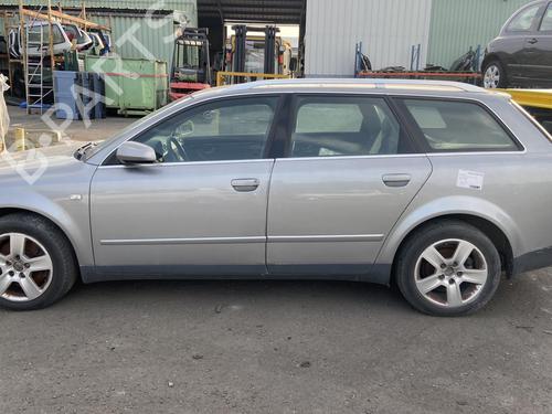 Left headlight AUDI A4 B6 Avant (8E5) 2.5 TDI | BP20344045C28 