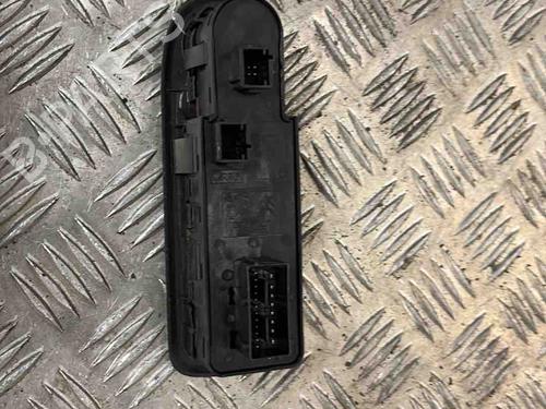 Used Left front window switch Left front window switch PEUGEOT 308 SW I (4E_, 4H_) 1.6 HDi (109 hp) 36431143 36431143