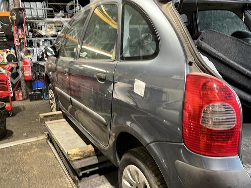 Right mirror CITROËN XSARA PICASSO (N68) 1.6 HDi | BP20347135C27 