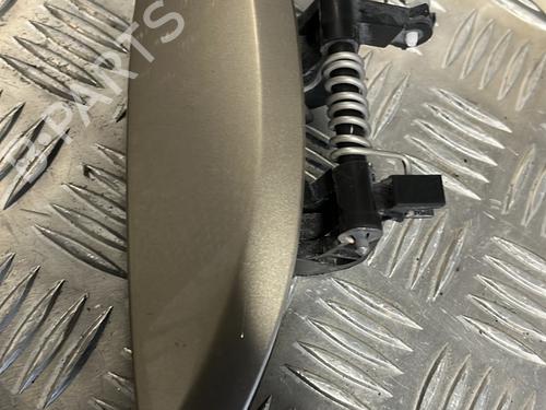 Used Rear right exterior door handle DACIA DUSTER (HM_) 1.5 dCi 110 4x4 (HMAB) (109 hp) 24208752