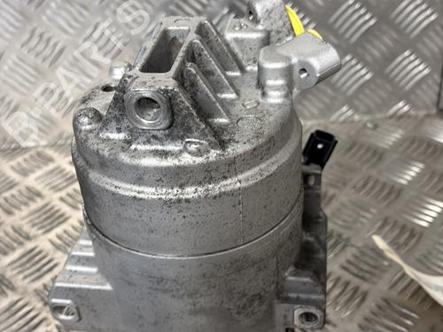 Used AC compressor RENAULT KOLEOS I (HY_) 2.0 dCi 4x4 (HY0K) (150 hp) 30931953