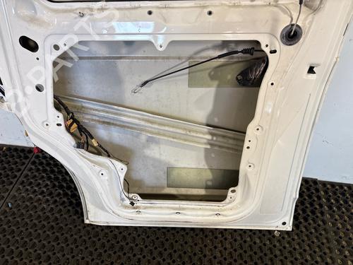 Used Right front door Right front door 36817852 36817852