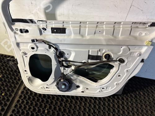 right-front-door-renault-clio-iv-bh_-2012-2013-2014-2015-2016-2017-2018-2019-2020-2021-40032000 main image