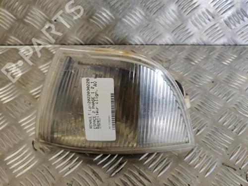 Used Left front indicator RENAULT ESPACE II (J/S63_) 2.1 TD (J633, J634, J/S635, J/S63D) (88 hp) 25267611