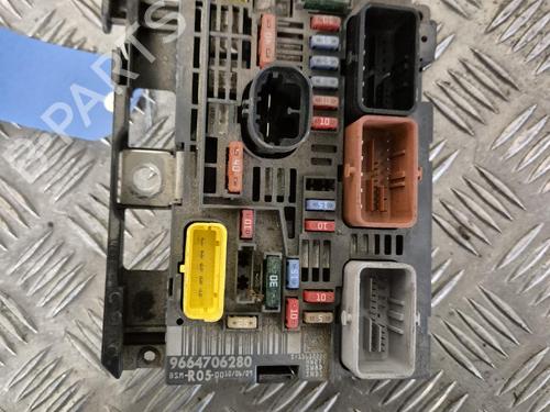 Used Fuse box Fuse box PEUGEOT 308 I (4A_, 4C_) 1.6 HDi (90 hp) 40444701 40444701