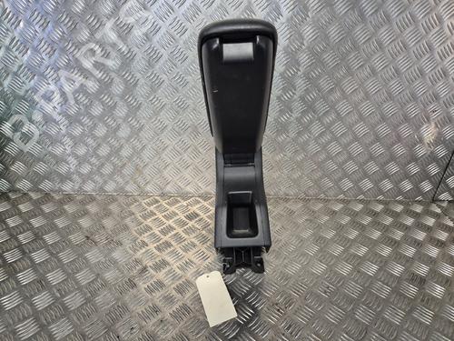 Used Armrest / Center console Armrest / Center console CITROËN DS3 (SA_) 1.6 HDi 90 (92 hp) 31658106 31658106