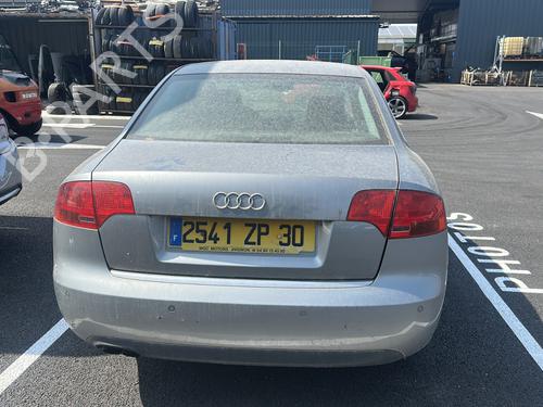 Højre forlygte AUDI A4 B7 (8EC) 2.0 TDI 16V | BP27284376C29 