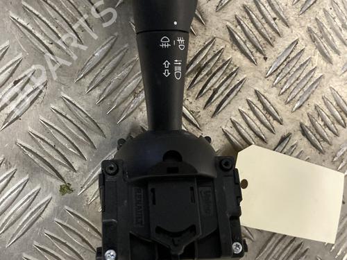 switch-renault-captur-i-j5_-h5_-2013-33455322 main image