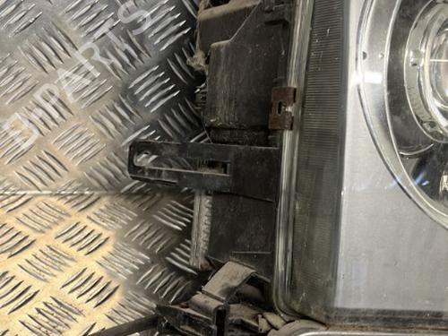 Right headlight LAND ROVER RANGE ROVER III (L322) 3.0 D 4x4 | BP20347652C29 