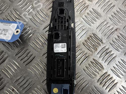 Used Left front window switch Left front window switch PEUGEOT 308 III (FB_, FH_, FP_, F3_, FM_) BlueHDi 130 (FBYHZL, FBYHZT) (131 hp) 39152882 39152882