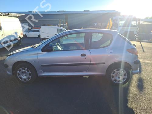 Używane części PEUGEOT 206 Hatchback (2A/C) 1.4 HDi eco 70 (68 hp) 4343736