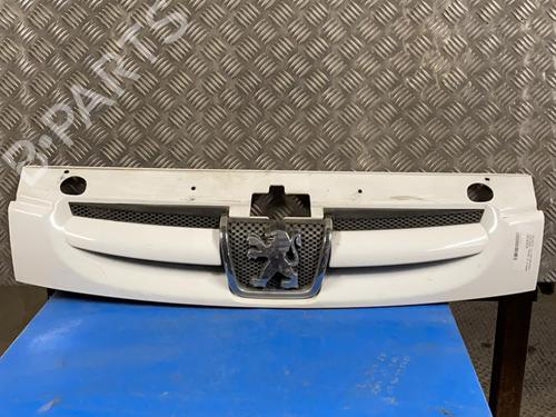 Used Grille PEUGEOT PARTNER Platform/Chassis (5_, G_) 1.6 HDi 75 (75 hp) 20347443