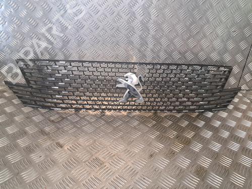Used Grille PEUGEOT 3008 II SUV (MC_, MR_, MJ_, M4_) 1.2 THP/ PureTech 130 (MRHNSM, MRHNSU, MRHNSJ, MRHNYW,... (131 hp) 26217819