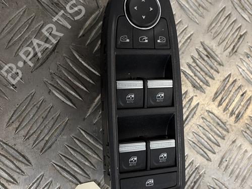 Used Left front window switch RENAULT CLIO V (B7_) 1.5 Blue dCi 85 (B7AG) (86 hp) 29837915