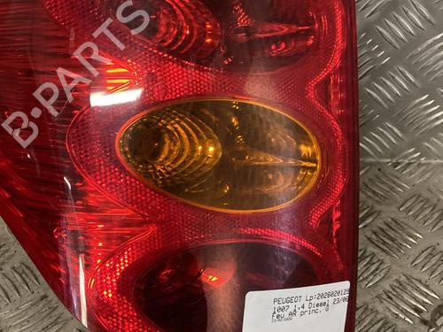 left-taillight-peugeot-1007-km_-2005-32413058 main image