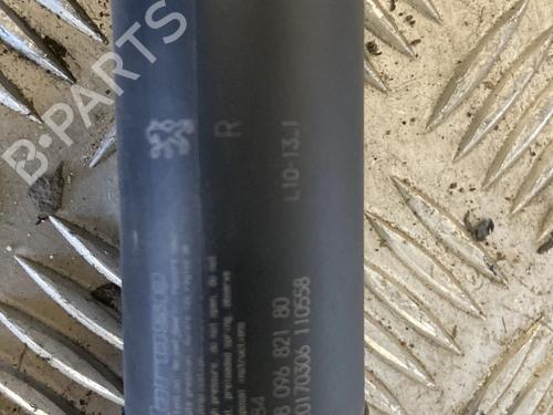 Used Tailgate lift support Tailgate lift support PEUGEOT 3008 II SUV (MC_, MR_, MJ_, M4_) 1.2 THP/ PureTech 130 (MRHNSM, MRHNSU, MRHNSJ, MRHNYW,... (131 hp) 33199077 33199077