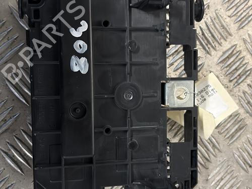 Used Fuse box Fuse box 33741110 33741110