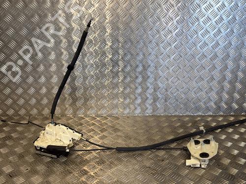 front-right-lock-maserati-levante-suv-m161-2016-31880355 main image