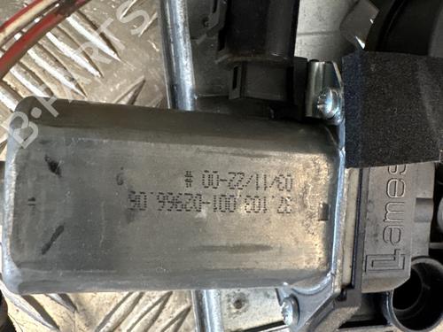 Front right window mechanism RENAULT TRAFIC II Van (FL) 2.0 dCi 115 (FL01, FL0U, FL00, FL0H, FL0M) | BP38629100C23 - Image 2